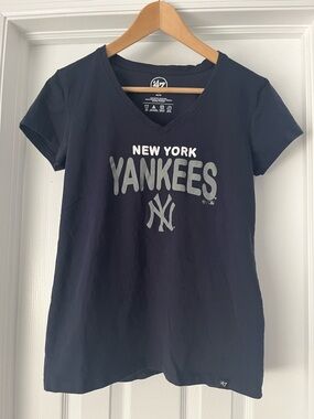 '47 New York Yankees Women’s V-Neck T-Shirt, Navy - Size Medium